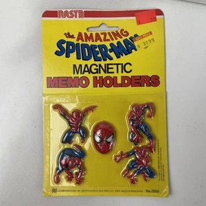 VINTAGE AMAZING SPIDER-MAN MAGNETIC MEMO HOLDERS MARVEL RARE AVENGERS NEW 1980 - Picture 1 of 2