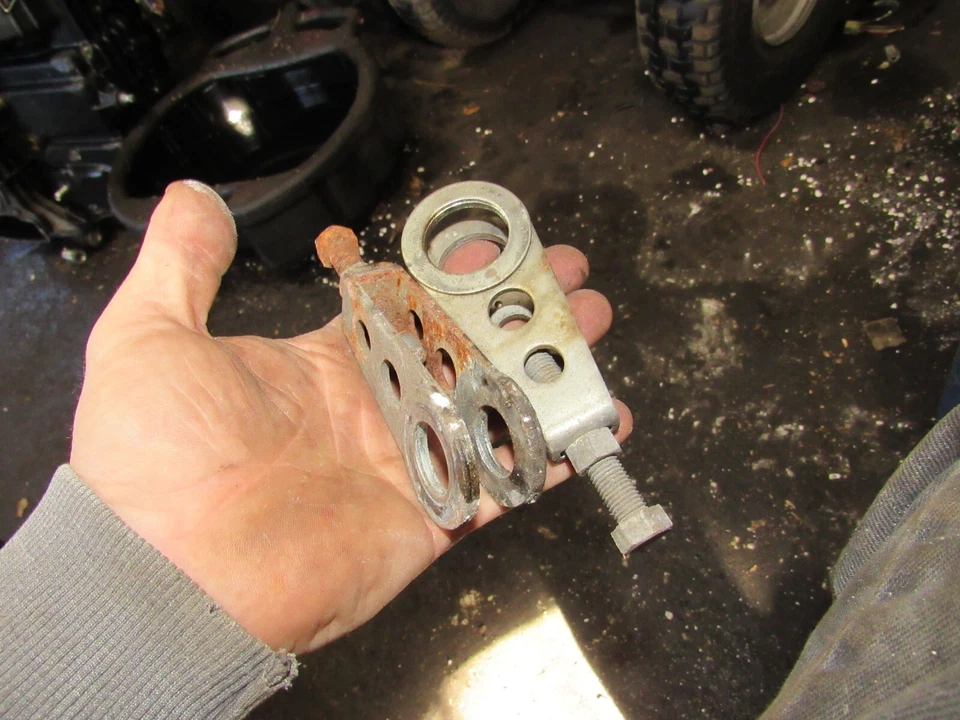 Kawasaki KZ750 B 1978 ajustadores de cadena de transmisión Foto 1 de 1