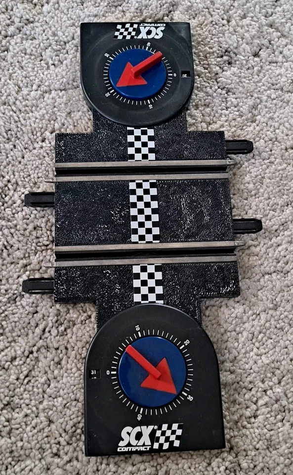 SCX Compact 2007 1:43 contador de vueltas de pista - 4,5" - probado funcionando en muy buena condición Foto 1 de 4