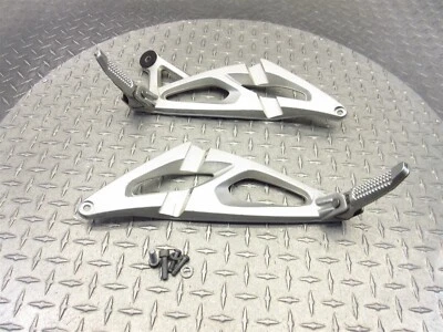 BMW K1200R K1200 2006 04-08 OEM estriberas traseras de pasajero soportes soportes Foto 1 de 4