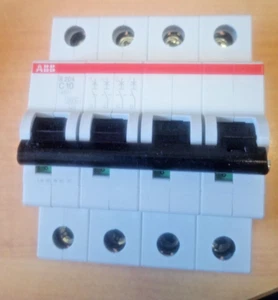 INTERRUTTORE AUTOMATICO ABB S 204 C 10 4P 6kA - Foto 1 di 3