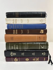 Bibles Christian books - Picture 1 of 87
