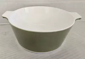 Corning Ware Avocado Green Casserole Bowl 1 3/4 Quart USA MADE FREE SHIPPING - Picture 1 of 9