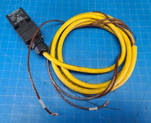 Schmeasal 230V 4A Quick Connect Safety Interlock Switch AZ 17-11zk - Picture 1 of 3