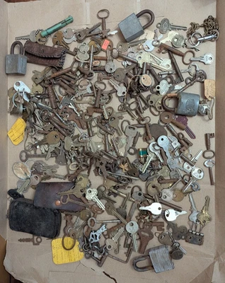 ENORME LOTE DE 7,25 libras llaves antiguas de colección esqueleto extremo abierto barril plano y otros tipos Foto 1 de 4
