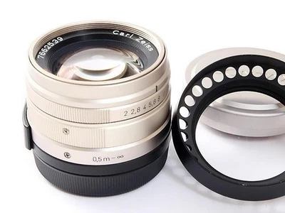 Contax G Carl Zeiss Planar T* 45mm F2 Standard Prime Lens Titanium from Japan - Image 1 of 4