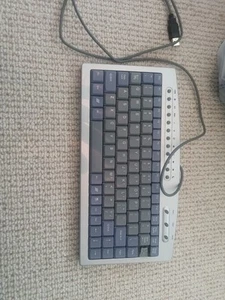 Silver USB Keyboard - Zdjęcie 1 z 3