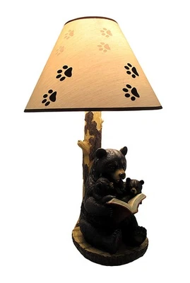 Lámpara de mesa Black Bear Reading to Curious Cubs con pantalla con estampado de patas decoración occidental Foto 1 de 4