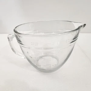 PAMPERED CHEF 2 Qt 8 Cup Classic Batter Bowl Measuring Bowl Lid Large Glass - Picture 1 of 7