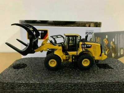 Caterpillar Cat 972M Wheel Loader With Log Fork HO Scale Diecast Masters 85950 - Image 1 of 4