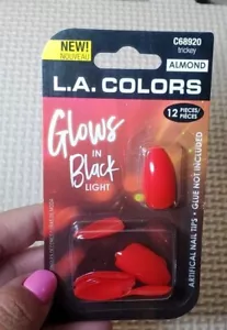 Puntas de uñas artificiales prensadas LA Colors forma de almendra de 12 quilates brilla en luz negra - Imagen 1 de 2