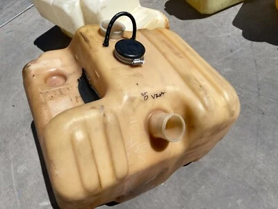 Yamaha Wave Venture 1995 tanque de combustible tanque de gasolina GJ1-U7711-00-00 Foto 1 de 4