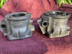 Honda RS250 R NF5 One Pair Of Cylinders Barrels And One Head - Picture 1 of 17
