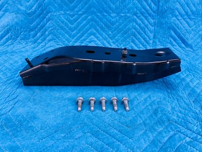 Infiniti QX56 QX80 Nissan Armada para-choque traseiro reforço lateral do motorista fabricante de equipamento original - Imagem 1 de 4