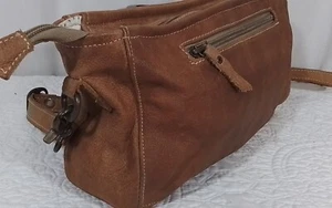 Myra Bag- Crossbody Smaller Tan Leather Bag - Bild 1 von 11