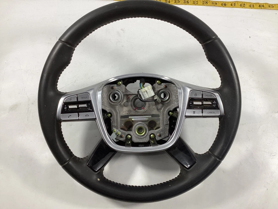 2020-2024 KIA TELLURIDE STEERING WHEEL LEATHER W/ SWITCHES CONTROL OEM . - Image 1 of 4