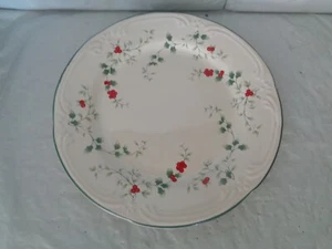 "Nuevo - Pfaltzgraff - Vacaciones - Winterberry - Plato de ensalada - 8" - Imagen 1 de 2