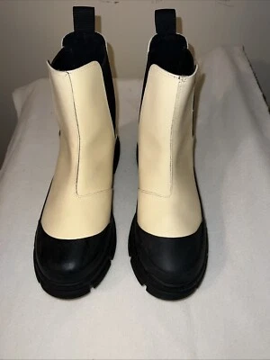 Botines Blondo Helga para mujer beige y negro punta cerrada tacón bloque talla 9 1/2  Foto 1 de 4