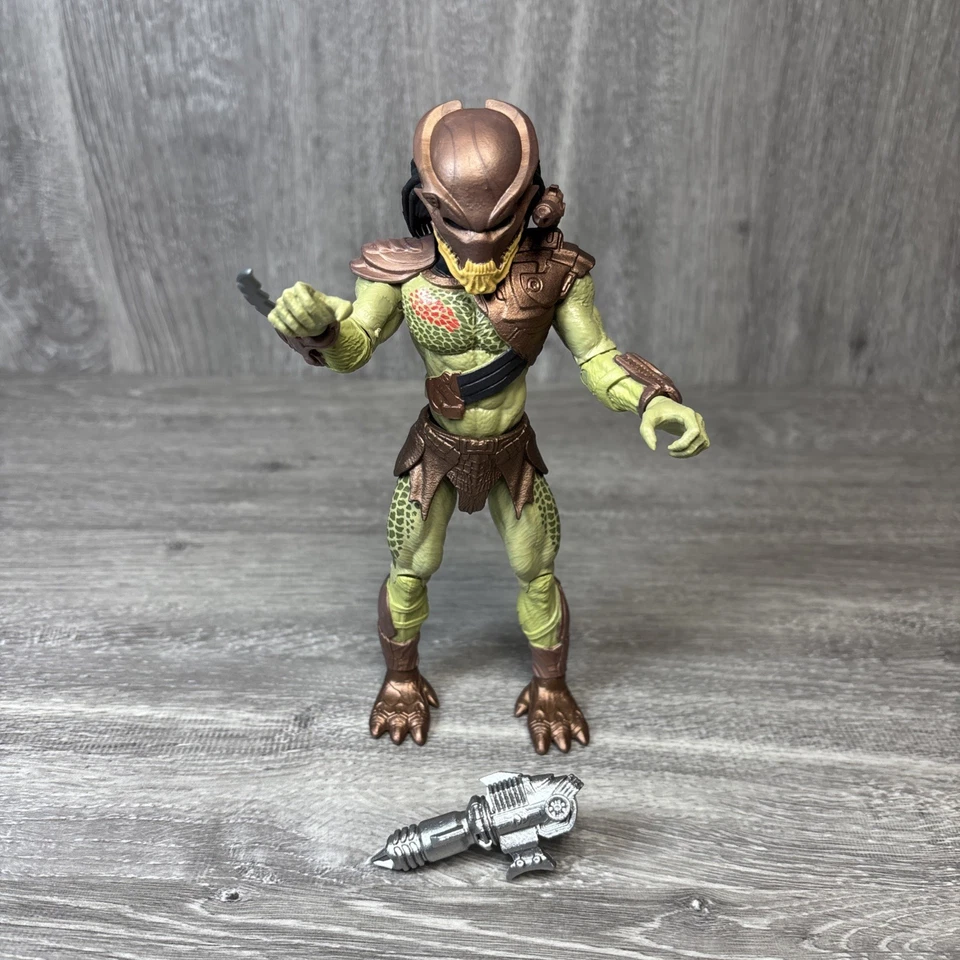 Figura de acción Berserker Predator 2021 7" juguete - exclusiva de Walmart como nueva de la caja Foto 1 de 4
