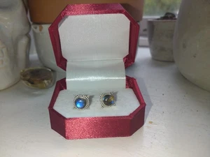 Gorgeous Sterling Silver and Labradorite Stud Earrings in Excellent Condition - Picture 1 of 4