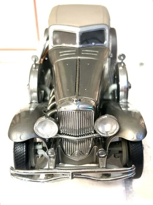 Modelo Franklin Mint 1933 Duesenberg SJ Twenty Grand Precision Foto 1 de 4