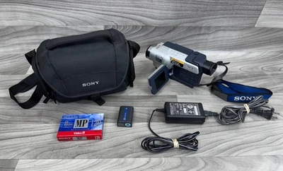 SONY HANDYCAM CCD-TRV118 8MM HI8 TESTED NIGHTSHOT VIDEO TRANSFER BUNDLE - Image 1 of 4