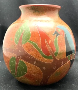 BEAUTIFUL VTG NICARAGUAN POTTERY VASE 7" BIRD, FLOWERS, LEAVES, BRANCHES c1970 g - Picture 1 of 11