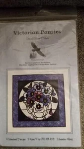 Patrón de Edredón "Victorian Pansies" de Ravenwood Designs Talla 30" x 30" - Imagen 1 de 2