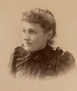 Antique Cabinet Card Photo Woman In Black Dress Portrait Frey Art Syracuse NY - Picture 1 of 3