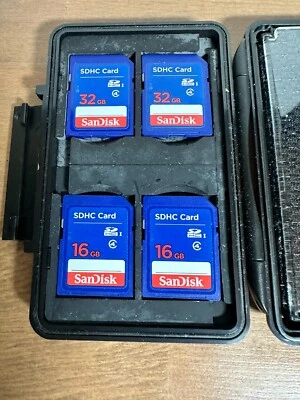 4 x SanDisk SDHC cards and hard case - Image 1 of 4