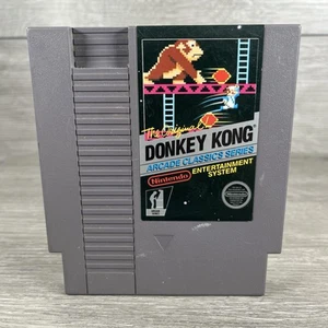 The Original Donkey Kong (NES, 1986) Arcade Classics Series 5-Screw Authentic - Picture 1 of 3