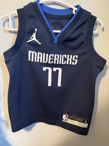 Luka Doncic Nike Dallas Mavericks Jersey #77 Size 2T Toddler Kid Navy Air Jordan - Picture 1 of 3