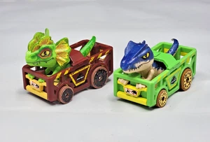 Hot Wheels Racer Verse Jurassic World Toys Die-Cast - Dilophosaurus & Allosaurus - Bild 1 von 7