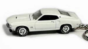 🎁🎄🆕 VERY RARE KEYCHAIN 69 WHITE FORD MUSTANG BOSS 429 CUSTOM ❤️GREAT GIFT❤️🎁 - Picture 1 of 8