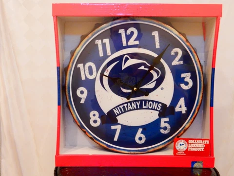 NEW PENN STATE NITTANY LIONS LOGO 12" BEER BOTTLE CAP ROUND WALL CLOCK DORM!! Cover