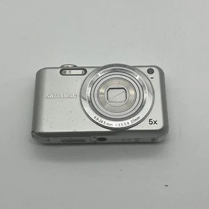 Samsung ES series ES70 12.2MP 5X Optical Zoom Digital Camera No Battery Untested - Picture 1 of 5