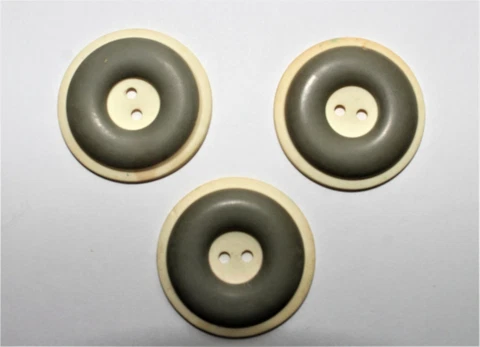 3 LaMode Vintage 1 3/4" celluloid/bakelite buttons Cover
