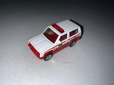 Vintage Matchbox 1986 Jeep Cherokee 4x4 XJ White Red Fire Chief 1:58 Scale - Image 1 of 3