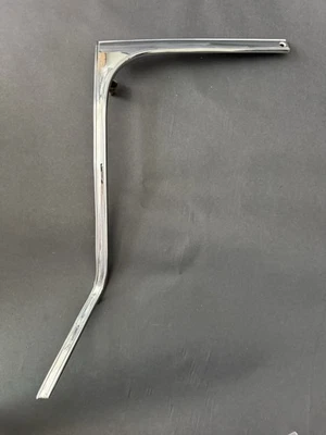 Cadillac Eldorado Biarritz 1962 cuarto trasero moldura panel - 4842937RH Foto 1 de 4