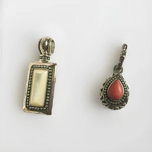 2 Premier Designs Anhänger opalisierend weiß rechteckig und rote Träne Vintage - Bild 1 von 4