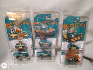 🆕 JUEGO DE COCHE HOT WHEELS 56º ANIVERSARIO PERLA Y CROMO CON PERSECUCIÓN En Protector Pacs - Imagen 1 de 15
