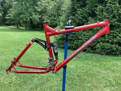 Turner Burner 26” frame Large 19.5 Full Suspension Mountain Bike - Image 1 of 4