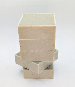 Mineral Mud & Milk Bar Goat Milk, Shea Butter & Dead Sea Mud - Picture 1 of 8