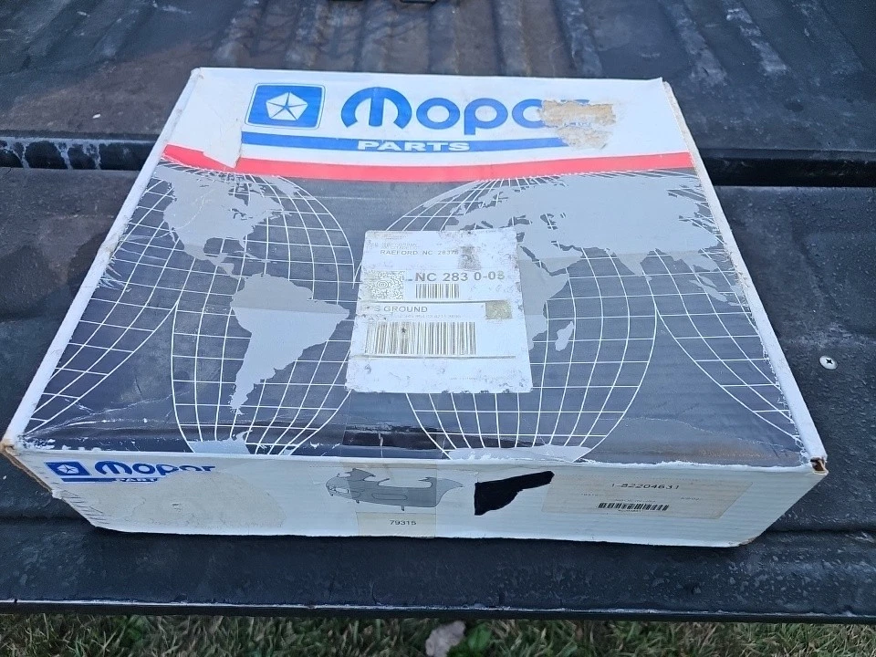 CUBIERTA DELANTERA ORIGINAL MOPAR 2000 DODGE VIPER 1-82204631 8/2/02.  79315 ¡¡NUEVO!!! Foto 1 de 4