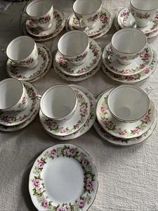 50er Jahre COLCLOUGH BONE CHINA TEESERVICE ROSEN Nr. 7132 22 STÜCK UNTERTASSEN BEILAGENPLATTEN - Bild 1 von 6