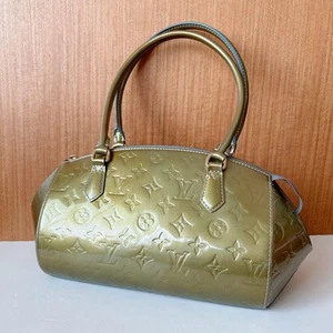 Louis Vuitton Verni Sherwood PM M91561 Jeevre Green - Picture 1 of 12