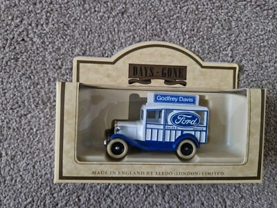 LLEDO DAYS GONE CLASSIC 'GODFREY DAVIS' 1934 FORD MODEL A WAGON REF 7005 - Image 1 of 3