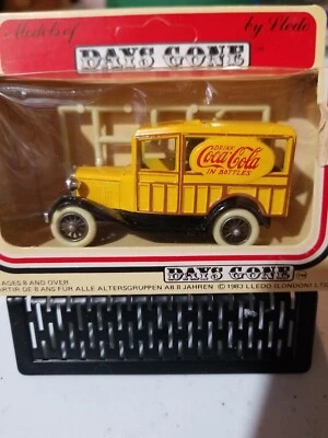 1986 Lledo Models of Days Gone Coca-Cola Delivery Truck  New - Image 1 of 4