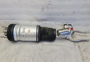 2021-2024 Rivian R1T Front Right Air Suspension Strut Assembly OEM C100002752-G - Picture 1 of 15