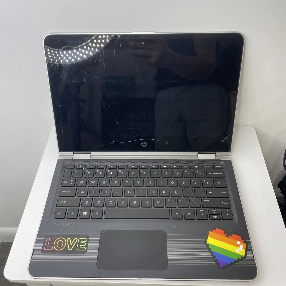 HP Pavilion X360 3165NGW m1 convertible PC For parts “DOES NOT  TURN ON” - Image 1 of 4
